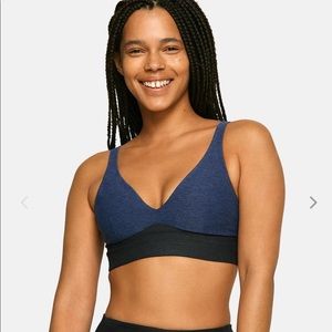NWT NEVER WORN Outdoor Voices Plunge Bra in Medium